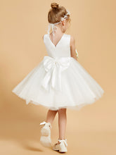 Charming V-Neck Flower Girl Dresses with Bowknot Accents