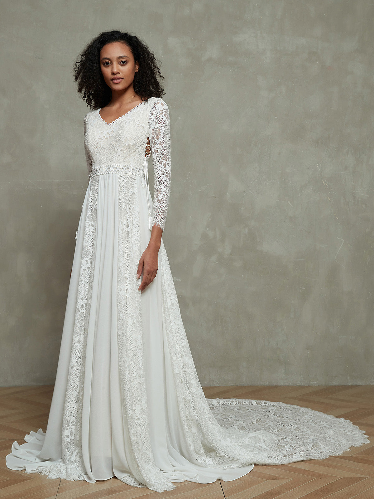 BABARONI Lace Ivory Wedding Dresses A-line V-neck Long Sleeve Chapel Train