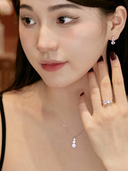 Round-Cut Three Sparkle Zircon Ring in s925