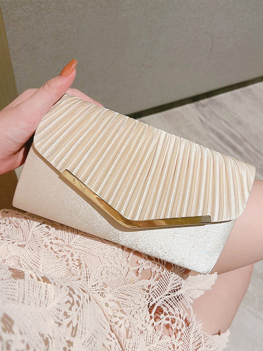 KATARINA FABRIC PLAITED CLUTCH BAG (Multi)