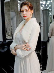 Faux Fur Long Sleeves Wedding Jacket