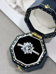 S925 Round-Cut Shiny Star Engagement Ring