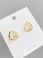 Irregular Minimalist ear studs