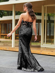 Bow-Front Lace Appliqued Trumpet/Mermaid Gown Black