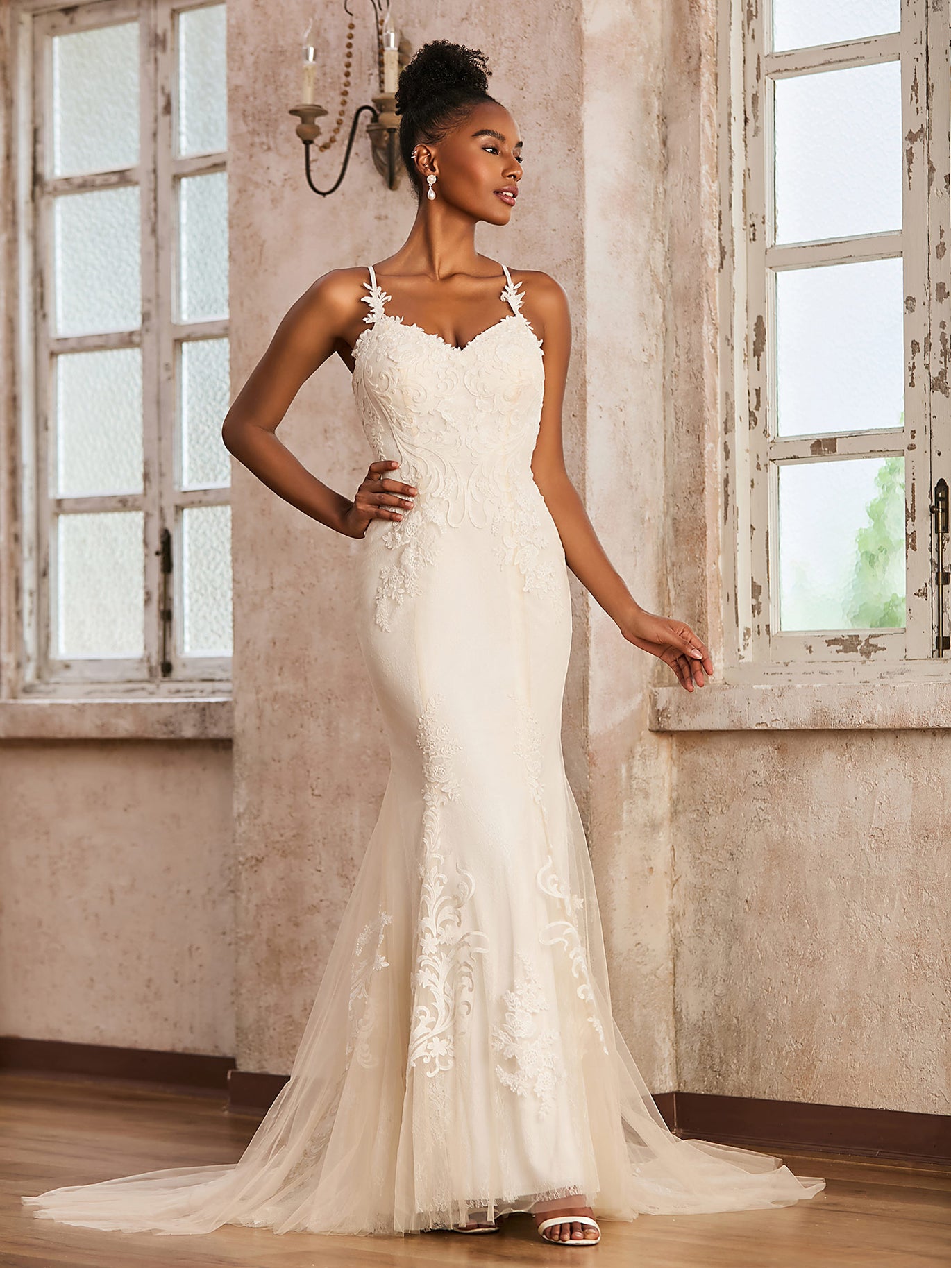 BABARONI Sweetheart Lace Appliqued Sweep Train Wedding Dress, As Picture / US0 BABARONI Sweetheart Lace Appliqued Sweep Train Wedding Dress, As Picture / US0