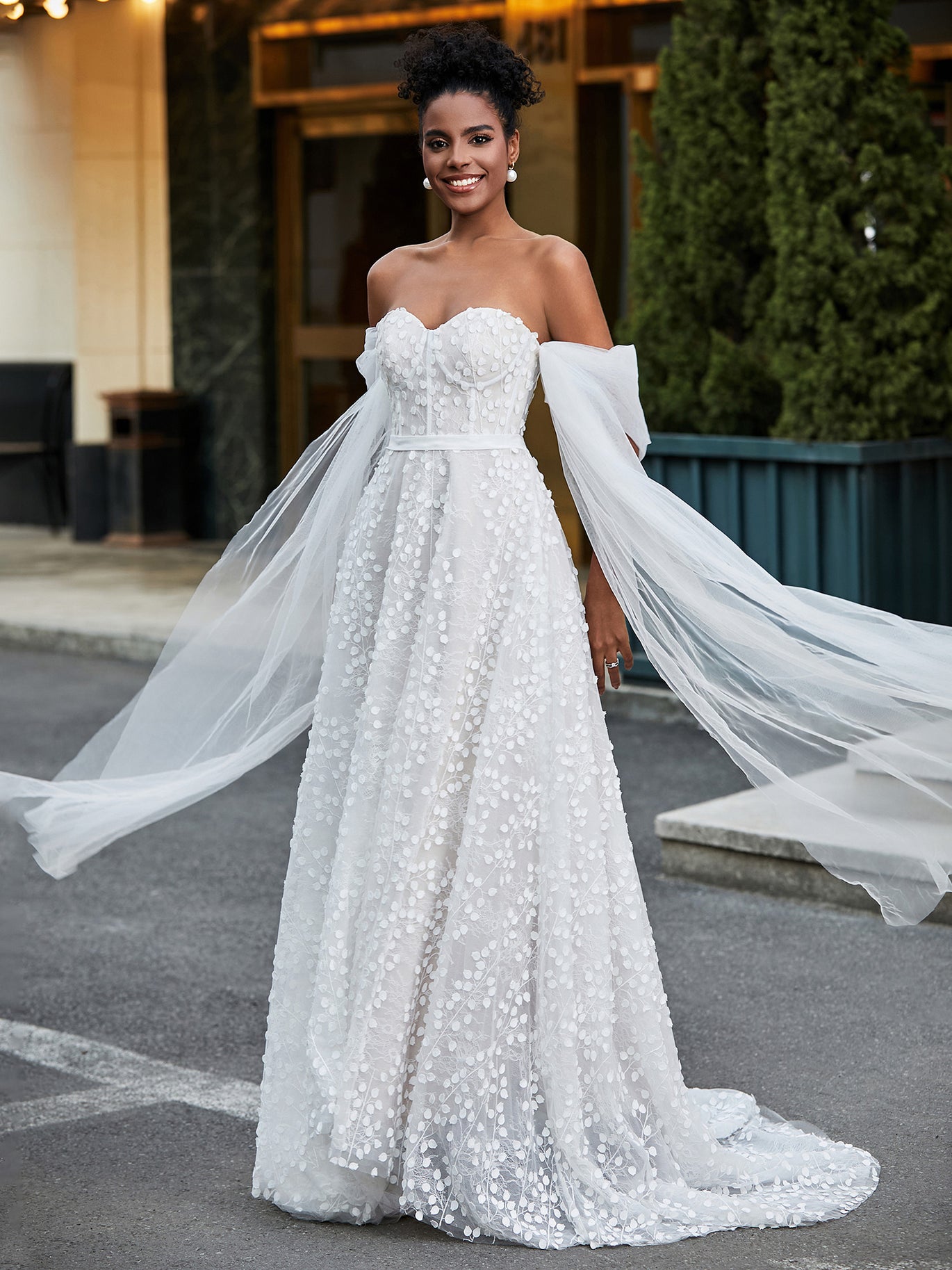 BABARONI Sweetheart Neckline Sleeveless Lace A-Line Wedding Dress White, White / US0
