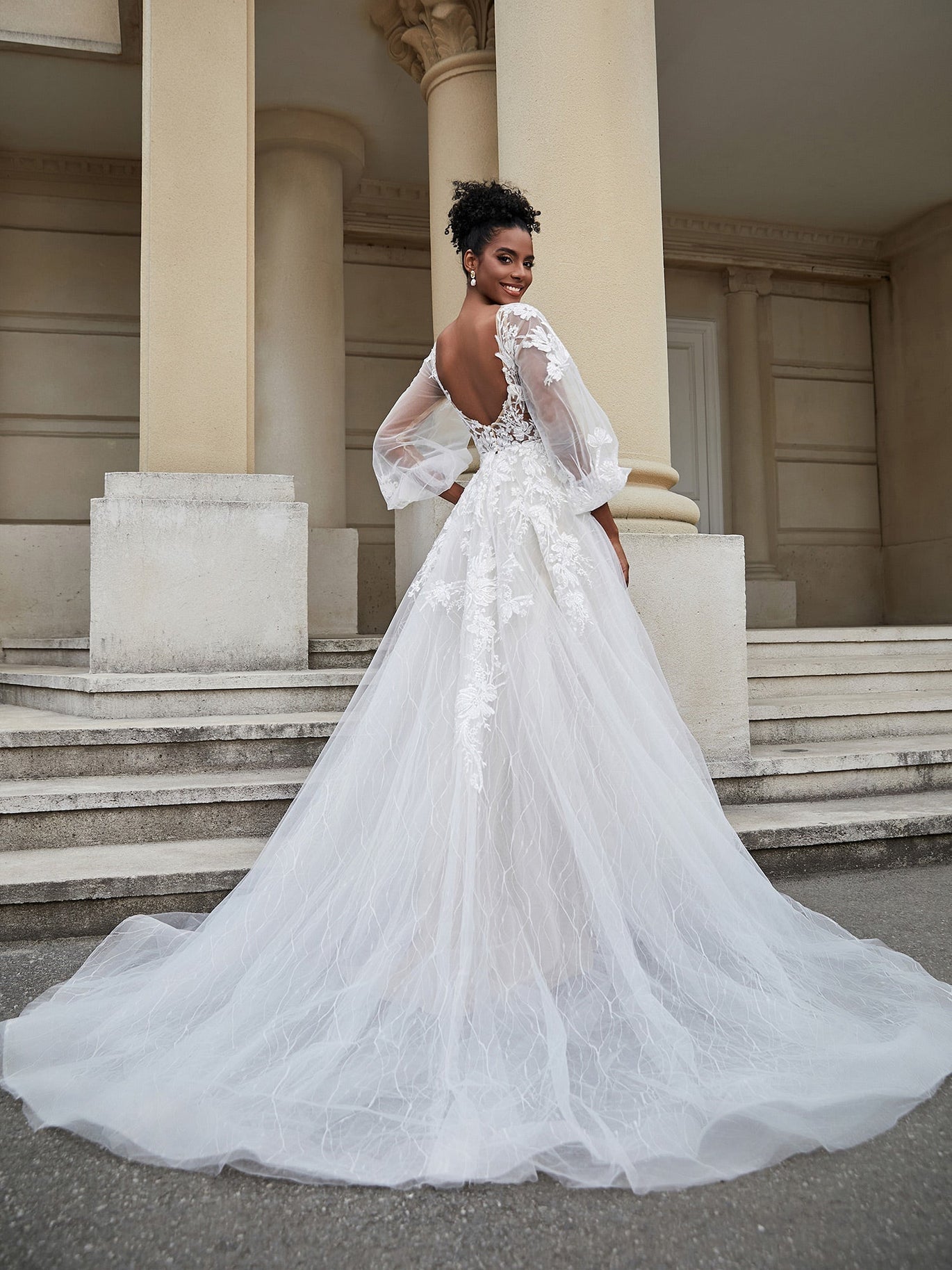 BABARONI Tulle Ivory Wedding Dresses A-line Illusion Long Sleeve Lace Chapel Train BABARONI Tulle Ivory Wedding Dresses A-line Illusion Long Sleeve Lace Chapel Train