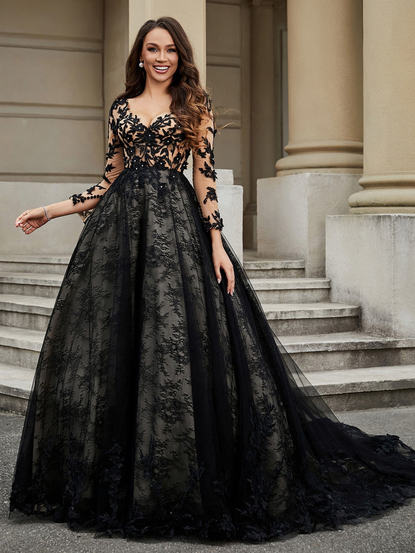 BABARONI Lace Black Wedding Dresses Ball Gown V-neck 3/4 Sleeve Appliqued Chapel Train BABARONI Lace Black Wedding Dresses Ball Gown V-neck 3/4 Sleeve Appliqued Chapel Train
