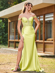 Trumpet/Mermaid Lace Appliqued Ruched Dress with Slit Daffodil