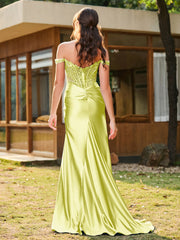 Trumpet/Mermaid Lace Appliqued Ruched Dress with Slit Daffodil