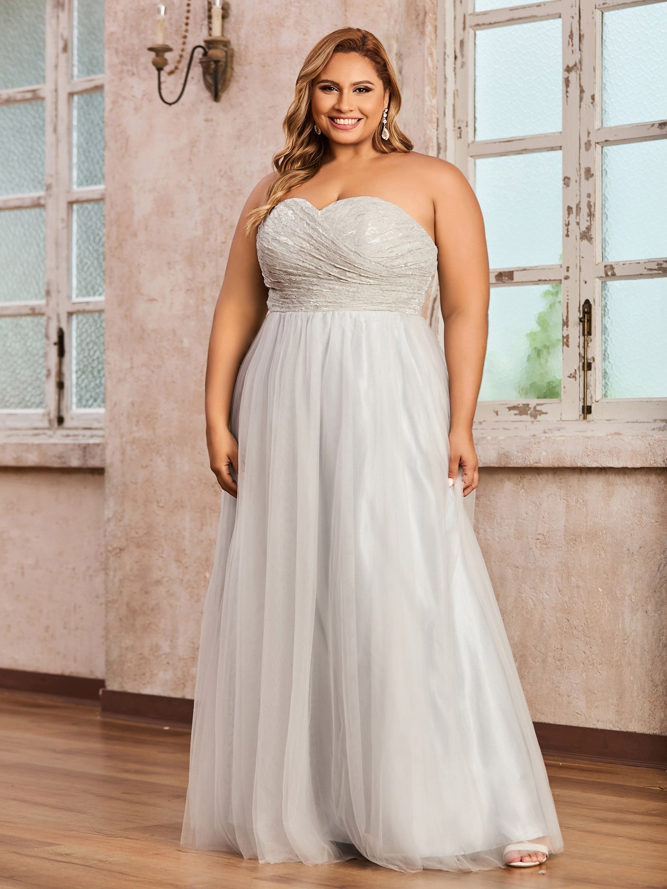 Silver Plus Size Tulle Lace Bridesmaid Dress Sweetheart Neck Long Strapless Gown
