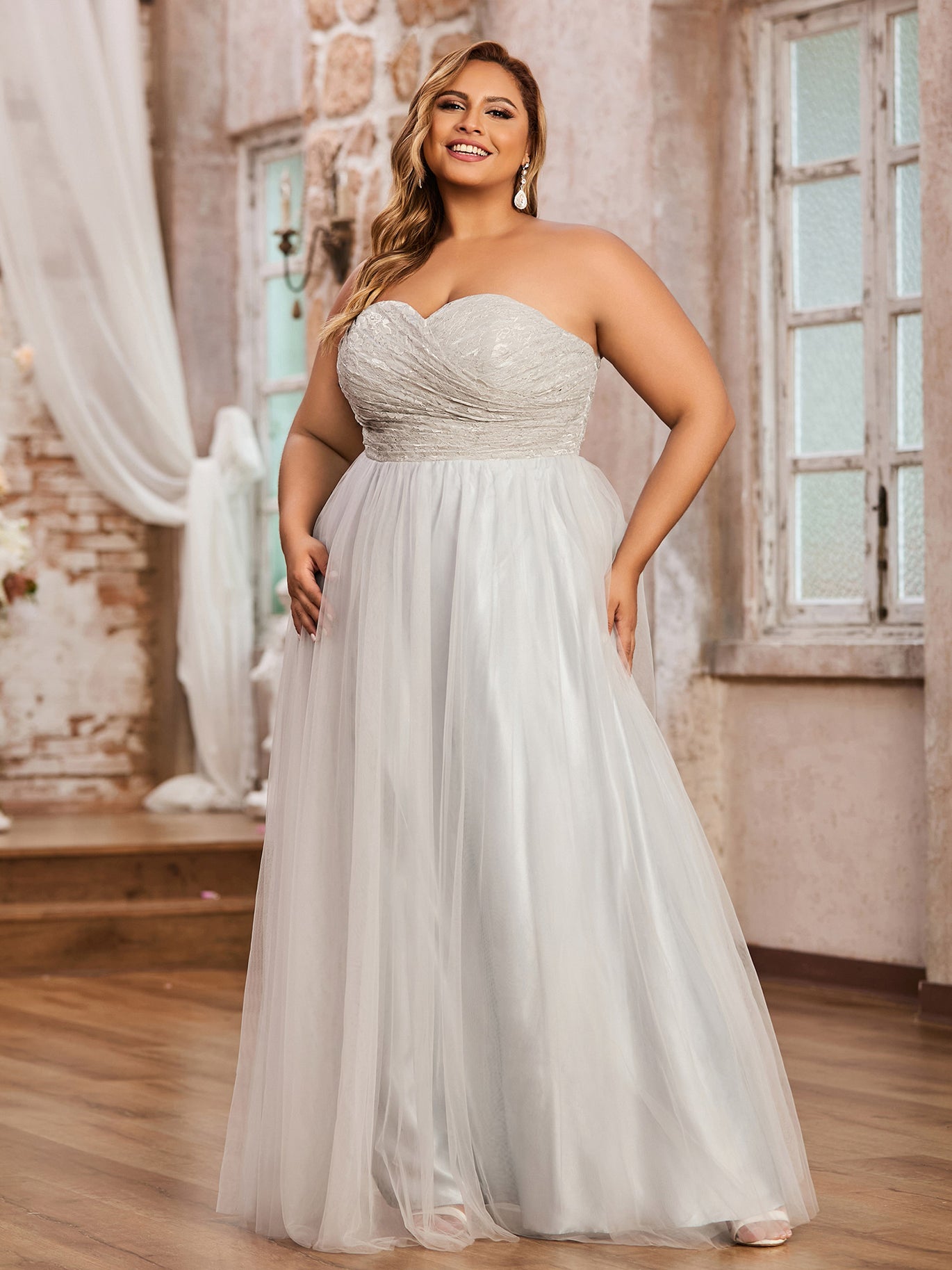 Silver Plus Size Tulle Lace Bridesmaid Dress Sweetheart Neck Long Strapless Gown