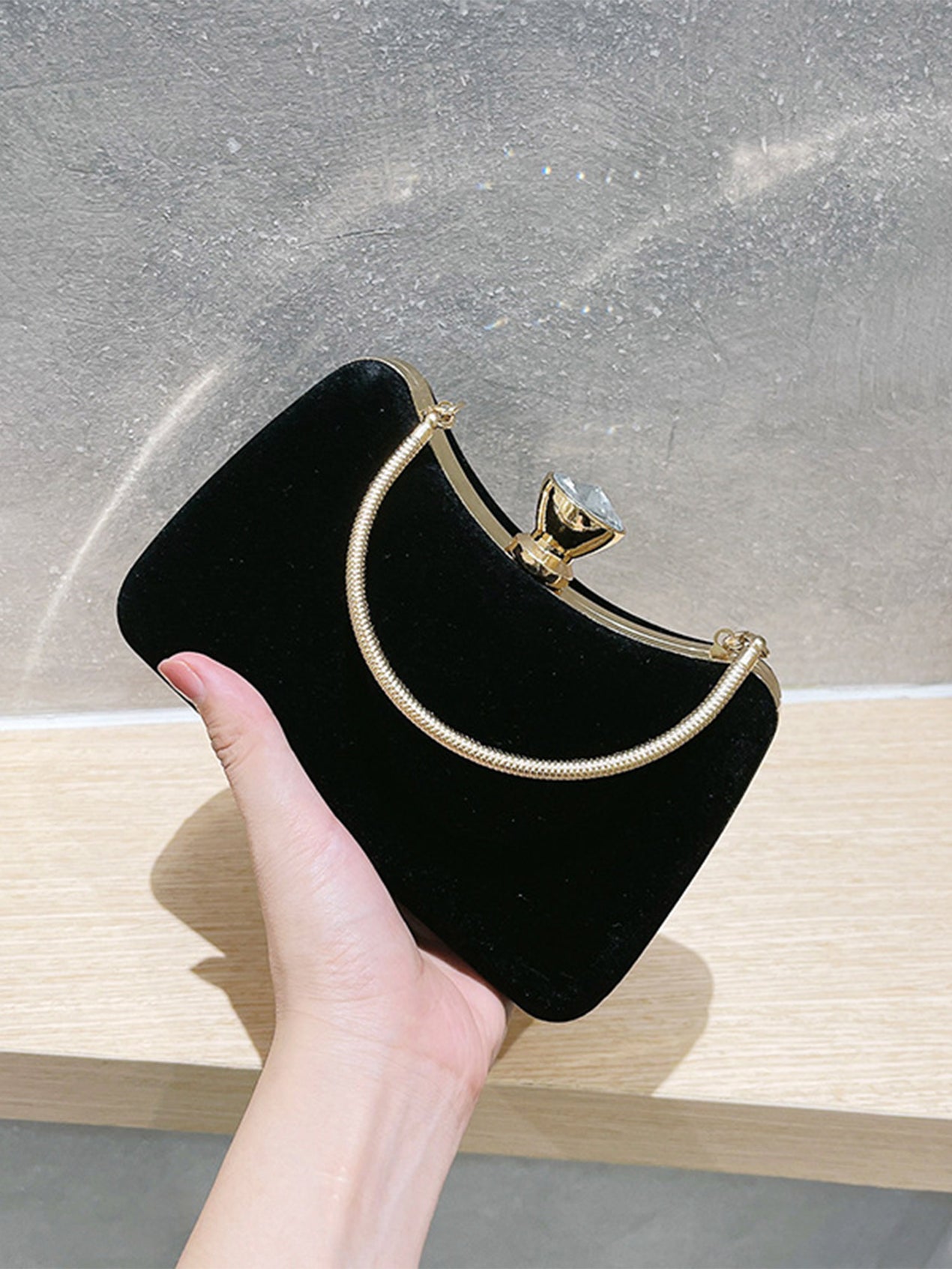 Oval Hard-Shell Evening Clutch Bag in Black
