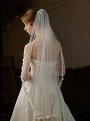 Simple One-tier Lace Tull Fingertip Wedding Veils