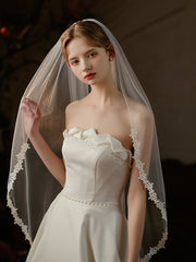 Simple One-tier Lace Tull Fingertip Wedding Veils