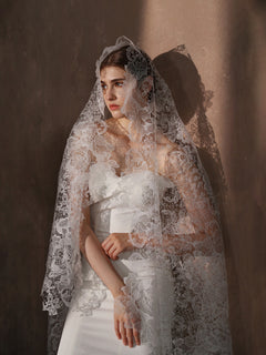 One Layer Ivory Lace Bridal Wedding Veil