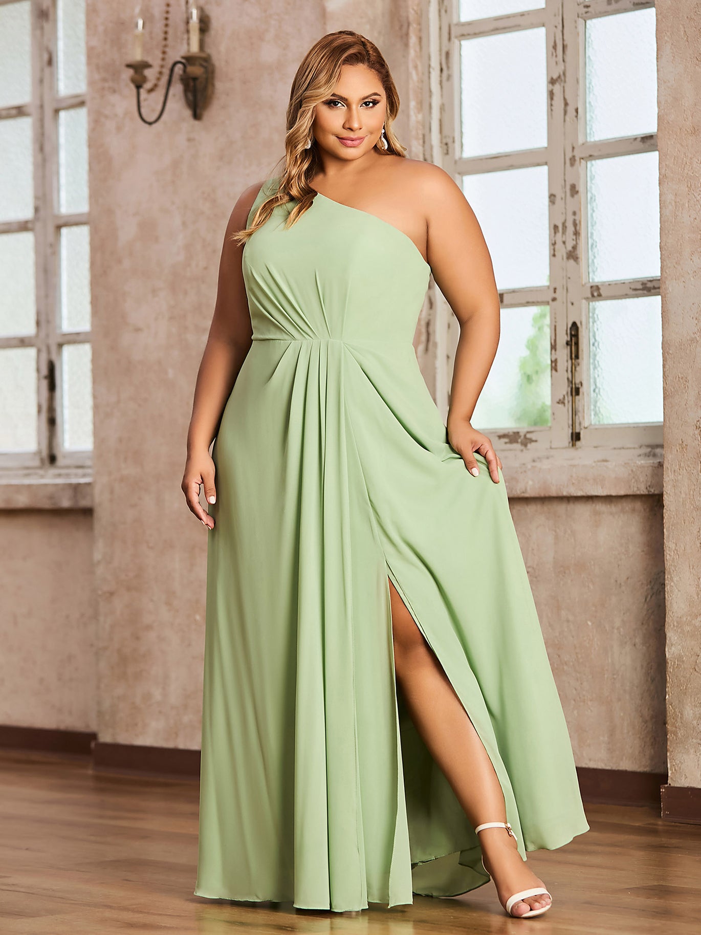 Plus Size Bridesmaid Dresses & Gowns