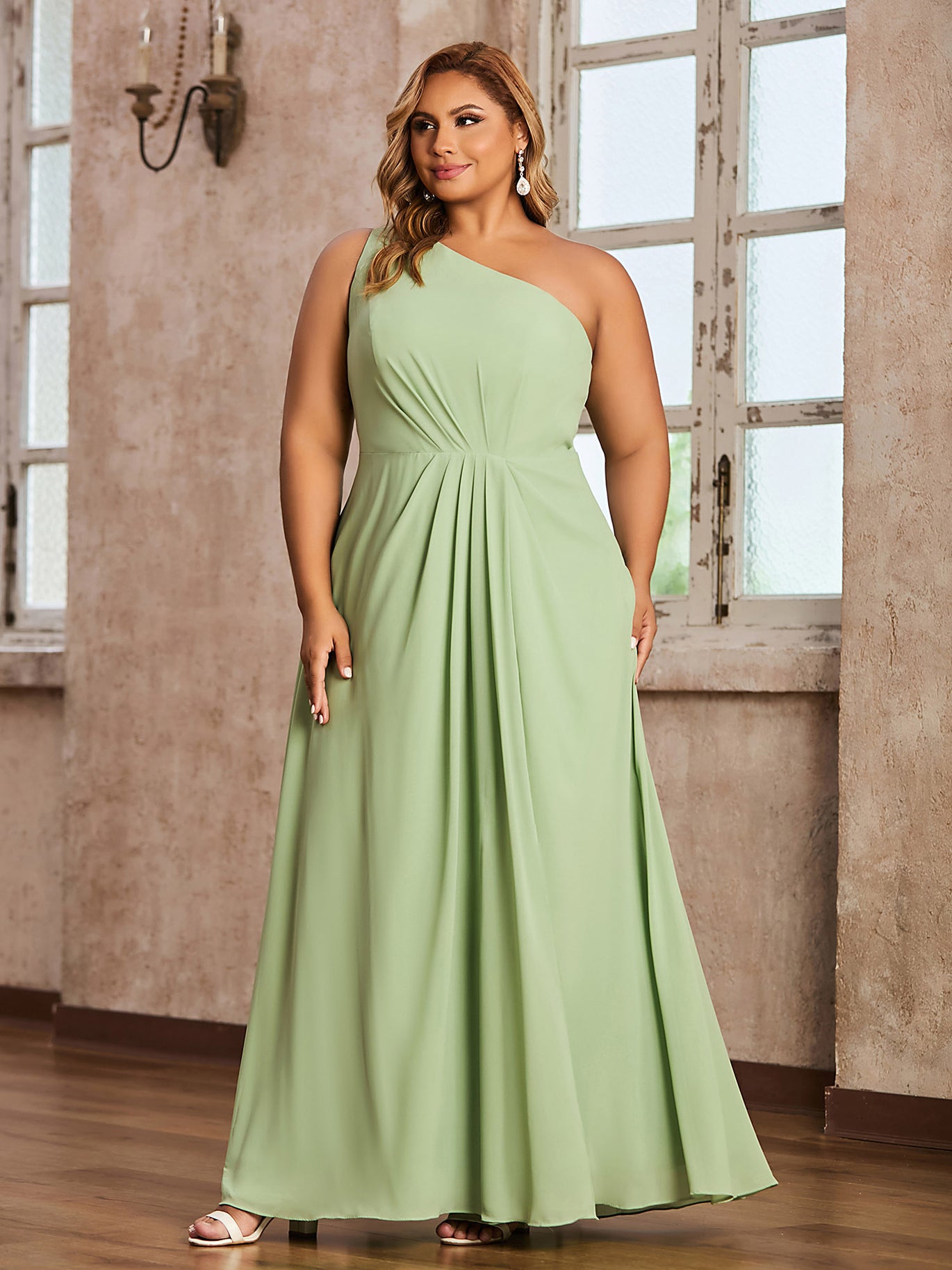 Plus Size Bridesmaid Dresses & Gowns | BABARONI Plus Size Bridesmaid Dresses & Gowns | BABARONI