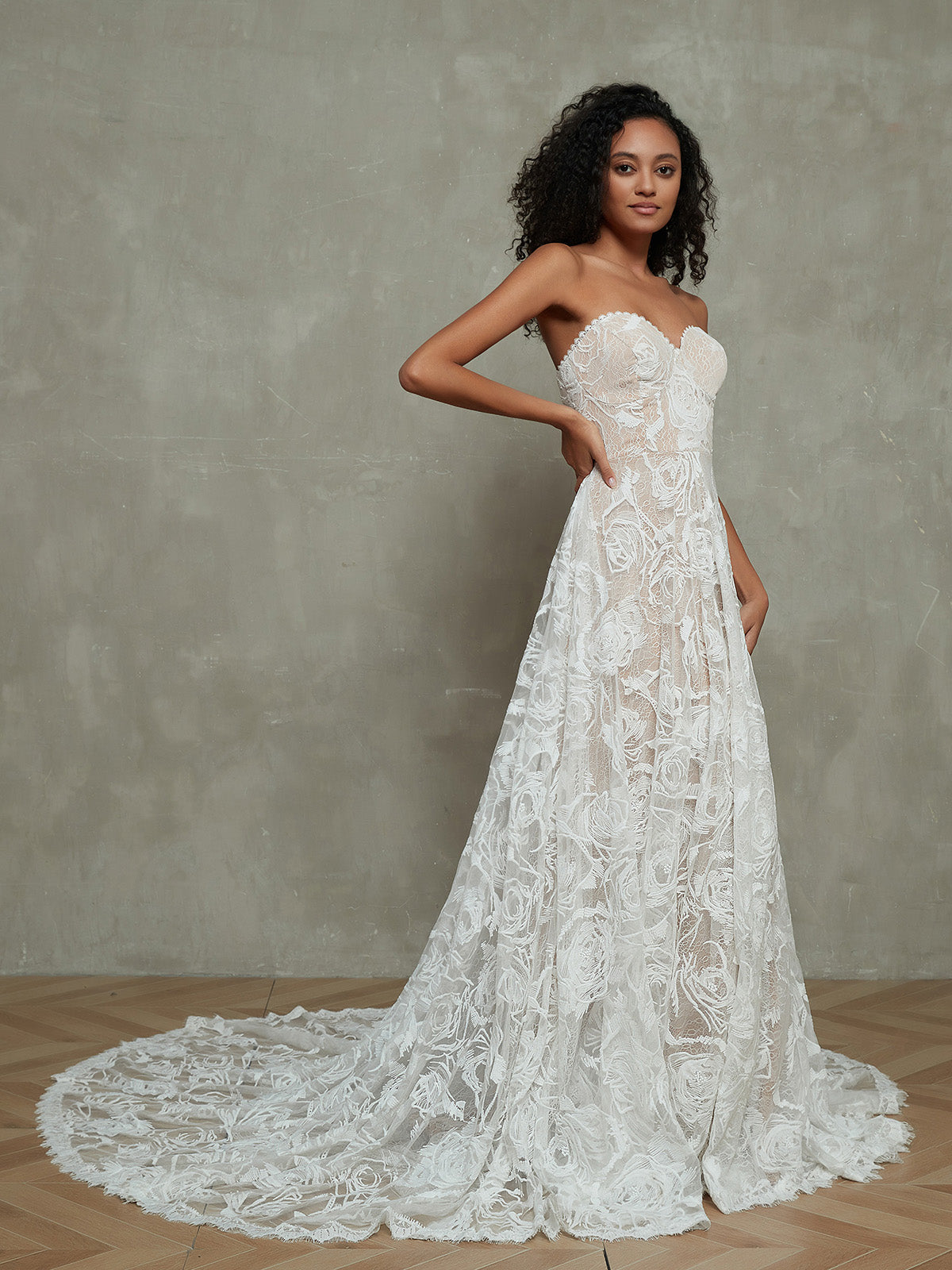 Strapless Vintage Lace Wedding Gowns with Sweetheart Neck-Ivory